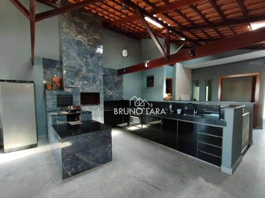 Foto 1 de Casa com 3 quartos à venda, 180m2 em São João, Betim - MG