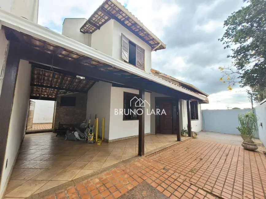Casa com 3 quartos para alugar, 180m2 em Igarape - MG - imagem 2 Foto 2 de Casa com 3 quartos para alugar, 180m2 em Igarape - MG