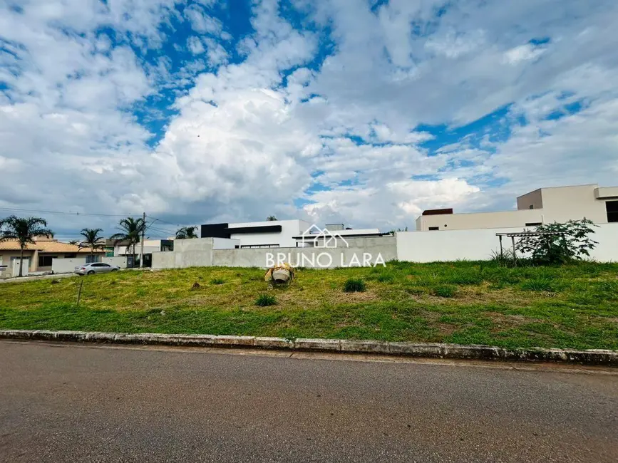 Foto 2 de Terreno / Lote à venda, 360m2 em Igarape - MG