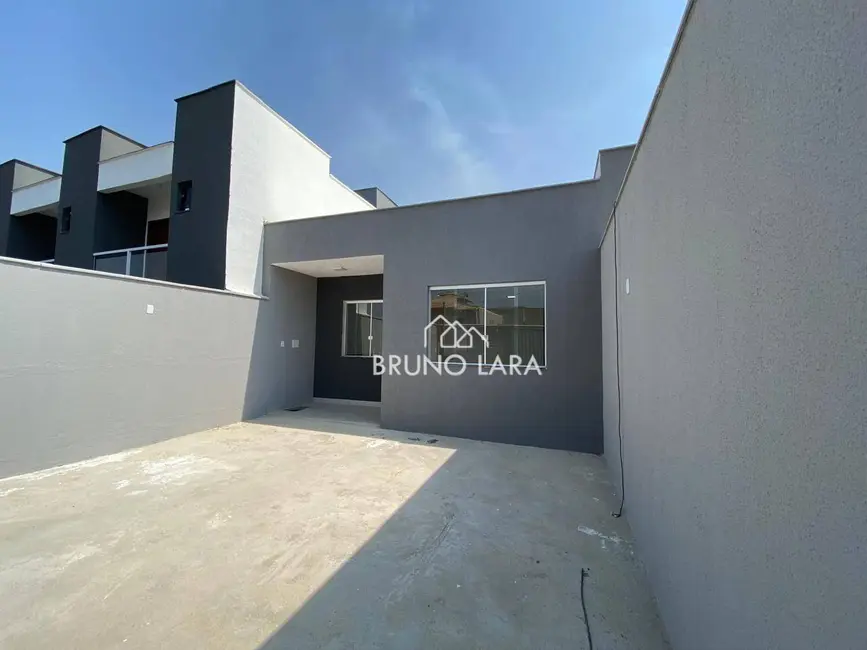 Foto 2 de Casa com 2 quartos à venda, 180m2 em Vila Verde, Betim - MG