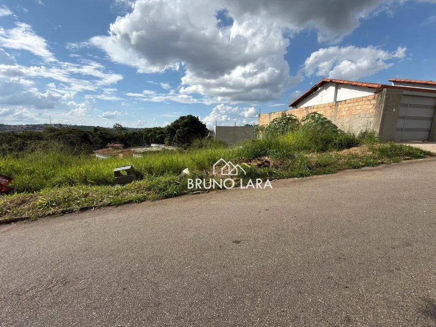 Foto 1 de Terreno / Lote à venda, 360m2 em Igarape - MG