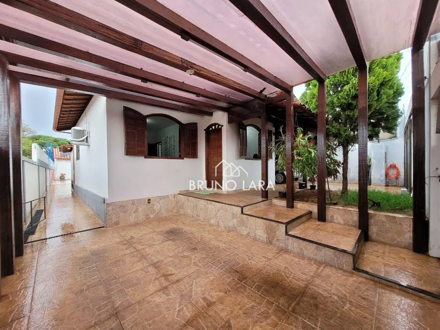 Foto 1 de Casa com 3 quartos para alugar, 360m2 em Igarape - MG