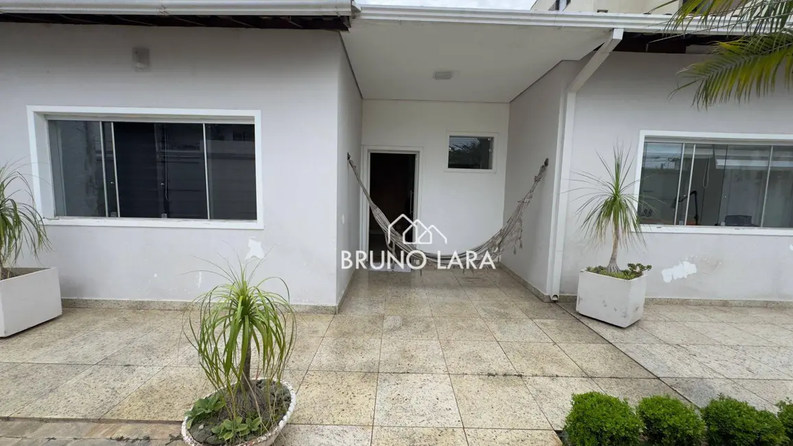 Foto 2 de Casa com 4 quartos à venda, 360m2 em Filadélfia, Betim - MG