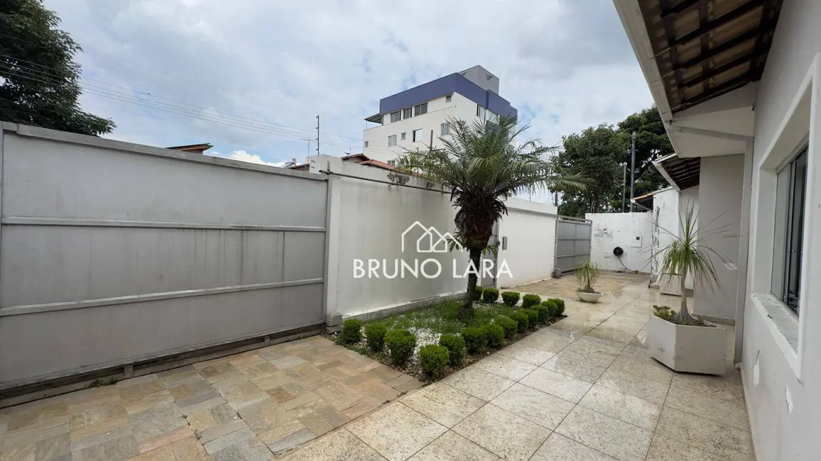 Foto 3 de Casa com 4 quartos à venda, 360m2 em Filadélfia, Betim - MG