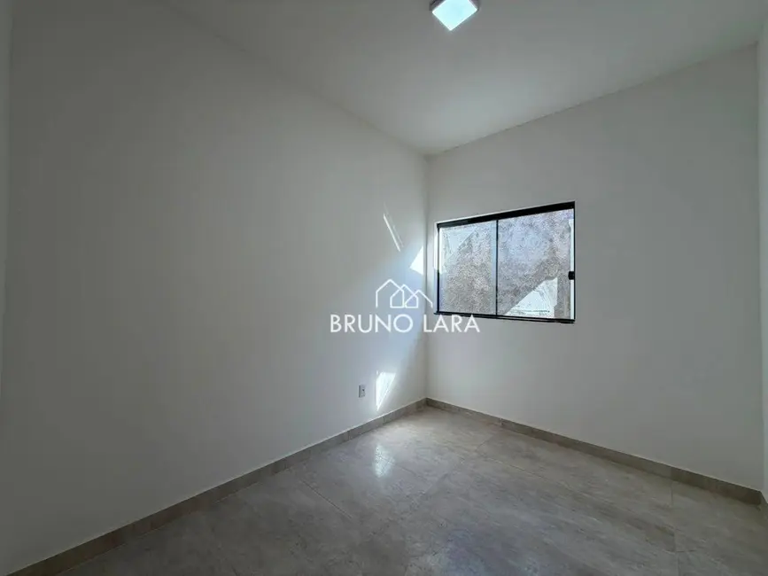 Foto 2 de Casa com 2 quartos à venda, 120m2 em Sao Joaquim De Bicas - MG