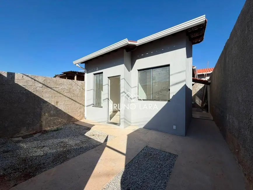 Foto 1 de Casa com 2 quartos à venda, 120m2 em Sao Joaquim De Bicas - MG