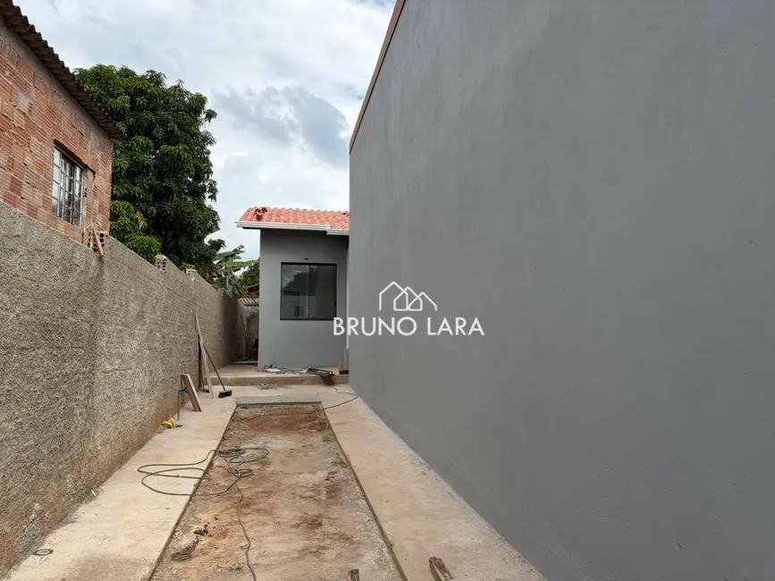 Foto 2 de Casa com 2 quartos à venda, 120m2 em Sao Joaquim De Bicas - MG