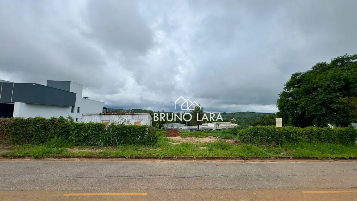 Foto 1 de Terreno / Lote à venda, 1033m2 em Igarape - MG