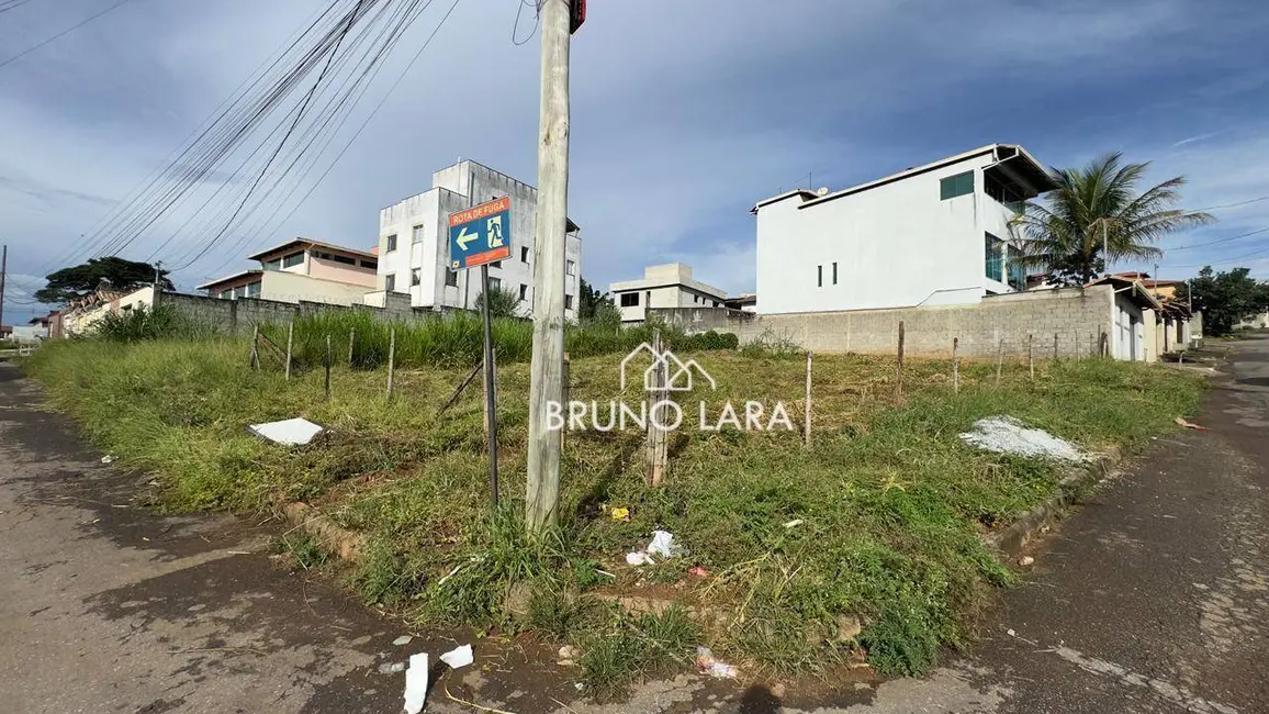 Foto 1 de Terreno / Lote à venda, 388m2 em Igarape - MG