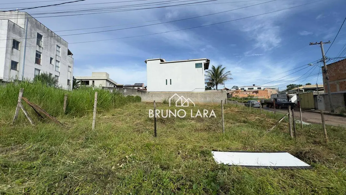 Foto 2 de Terreno / Lote à venda, 388m2 em Igarape - MG