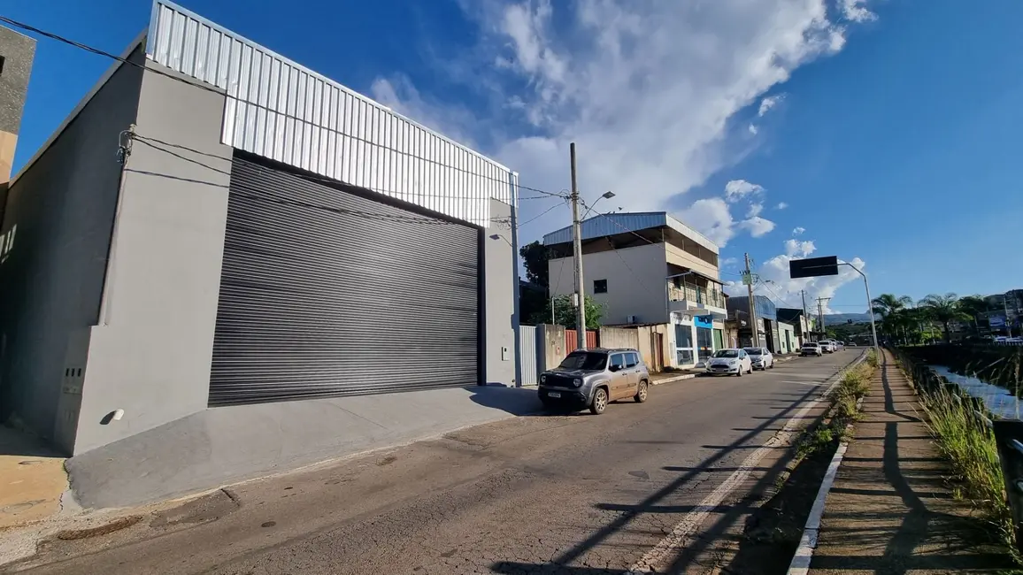 Foto 2 de Armazém / Galpão para alugar, 370m2 em Igarape - MG