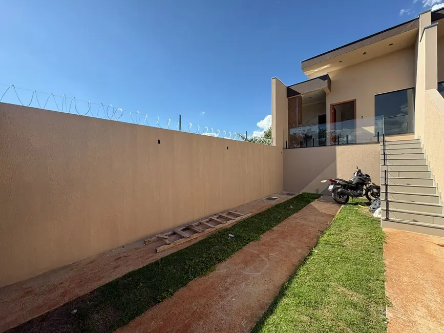 Foto 1 de Casa com 3 quartos à venda, 150m2 em Betim - MG