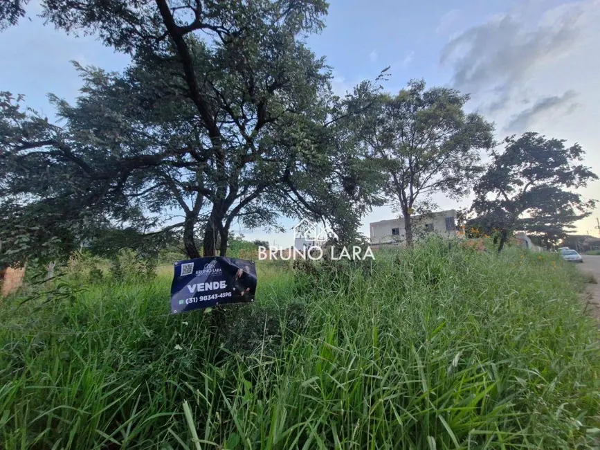 Foto 1 de Terreno / Lote à venda, 360m2 em Igarape - MG