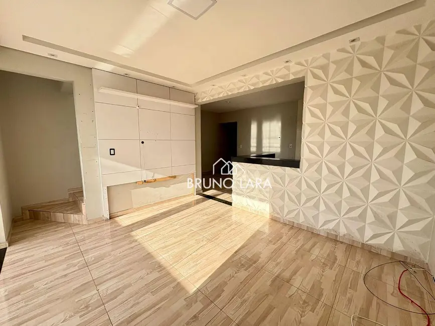 Foto 2 de Casa com 3 quartos à venda, 217m2 em Itacolomi, Betim - MG