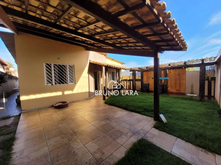 Foto 2 de Casa com 3 quartos para alugar, 360m2 em Igarape - MG