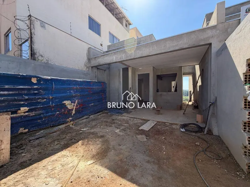 Foto 2 de Casa com 3 quartos à venda, 180m2 em Tereza Cristina, Sao Joaquim De Bicas - MG