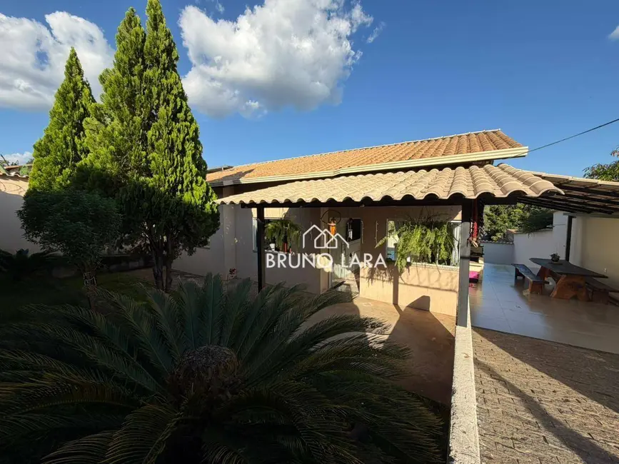 Foto 1 de Casa com 3 quartos à venda, 360m2 em Igarape - MG