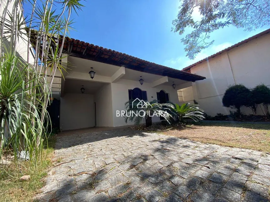 Casa com 3 quartos à venda, 360m2 em Brasiléia, Betim - MG - imagem 2 Foto 2 de Casa com 3 quartos à venda, 360m2 em Brasiléia, Betim - MG