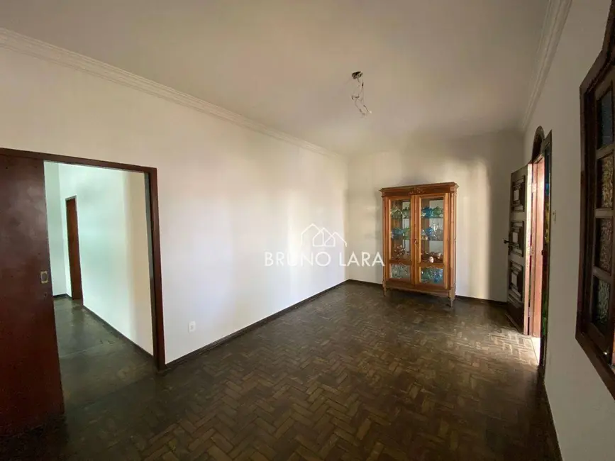 Casa com 3 quartos à venda, 360m2 em Brasiléia, Betim - MG - imagem 6 Foto 6 de Casa com 3 quartos à venda, 360m2 em Brasiléia, Betim - MG