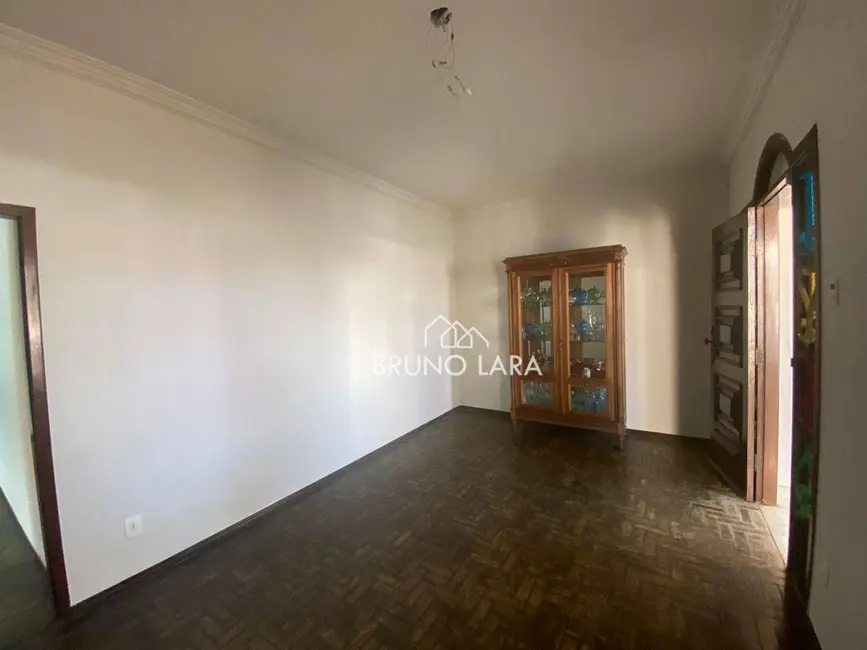 Casa com 3 quartos à venda, 360m2 em Brasiléia, Betim - MG - imagem 5 Foto 5 de Casa com 3 quartos à venda, 360m2 em Brasiléia, Betim - MG