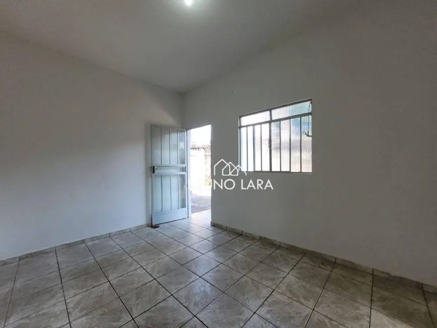 Foto 2 de Casa com 2 quartos para alugar, 180m2 em Igarape - MG