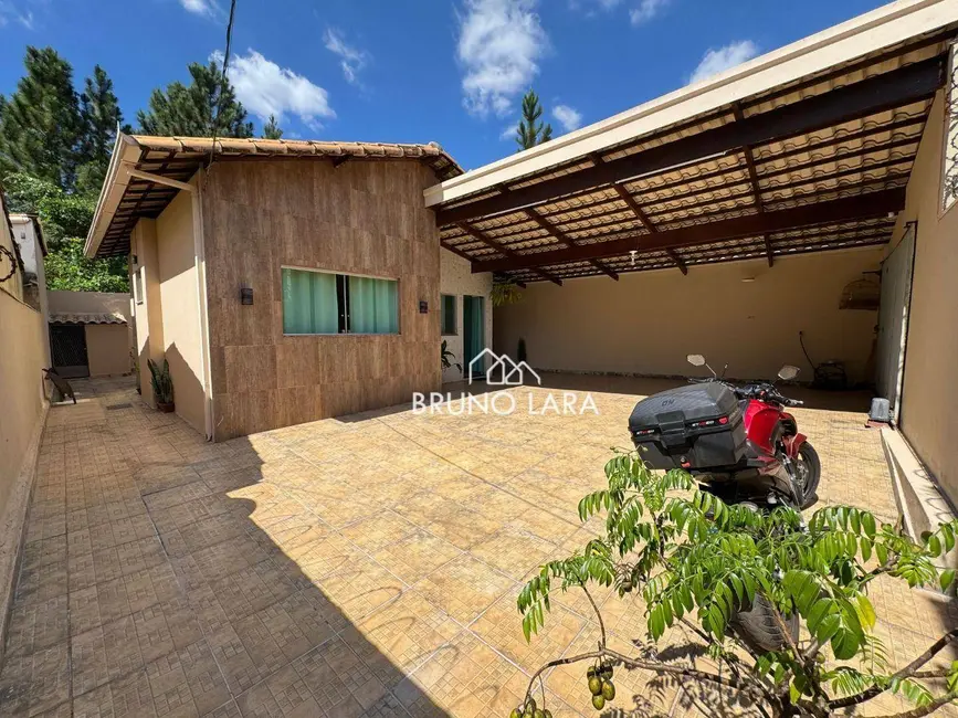 Foto 1 de Casa com 2 quartos à venda, 180m2 em Sao Joaquim De Bicas - MG