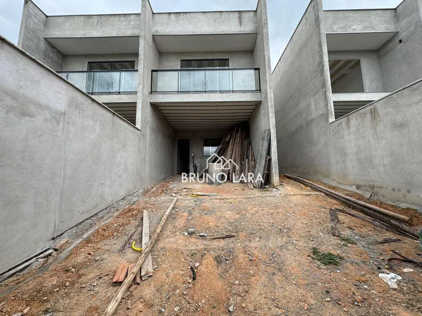 Foto 1 de Casa com 3 quartos à venda, 207m2 em Vila Verde, Betim - MG