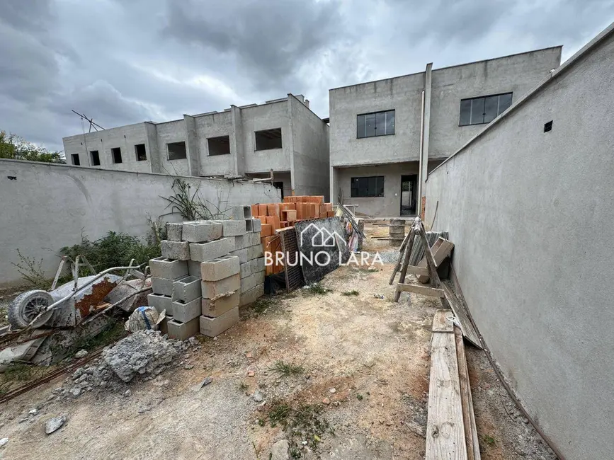 Casa com 3 quartos à venda, 207m2 em Vila Verde, Betim - MG - imagem 9 Foto 9 de Casa com 3 quartos à venda, 207m2 em Vila Verde, Betim - MG