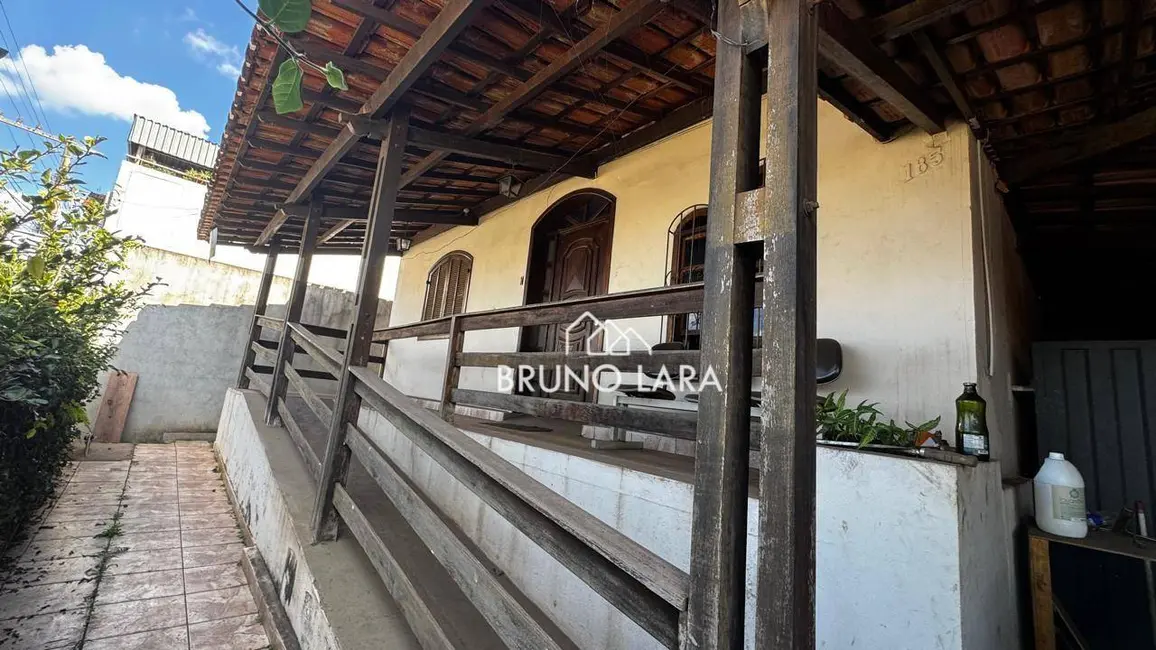Foto 1 de Casa com 3 quartos para alugar, 360m2 em Centro, Igarape - MG