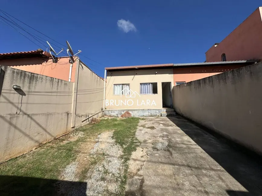 Foto 1 de Casa com 2 quartos à venda, 180m2 em Sao Joaquim De Bicas - MG