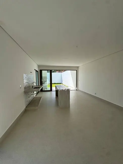 Foto 3 de Casa com 3 quartos à venda, 180m2 em Guarujá Mansões, Betim - MG