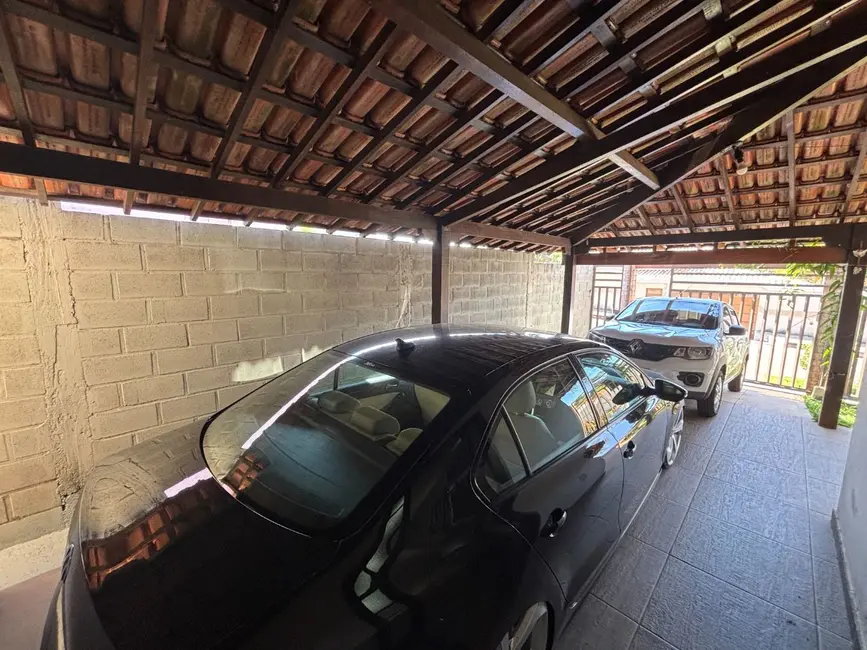Foto 2 de Casa com 3 quartos à venda, 360m2 em Sao Joaquim De Bicas - MG