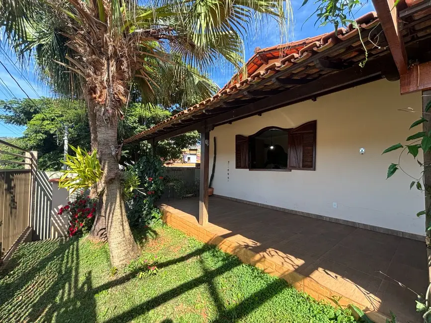 Foto 1 de Casa com 3 quartos à venda, 360m2 em Sao Joaquim De Bicas - MG