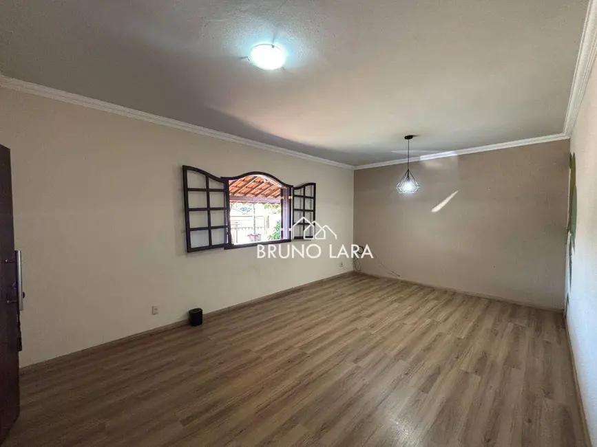 Foto 4 de Casa com 3 quartos à venda, 360m2 em Sao Joaquim De Bicas - MG