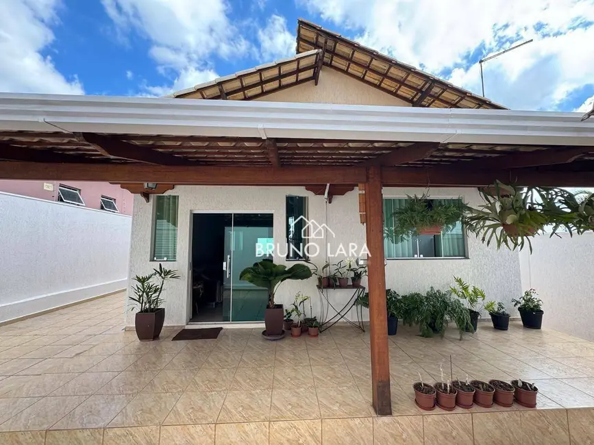 Foto 1 de Casa com 4 quartos à venda, 360m2 em Igarape - MG