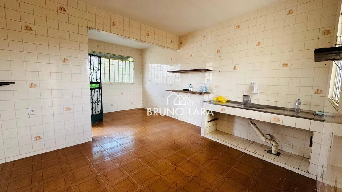 Casa com 5 quartos para alugar, 322m2 em Centro, Igarape - MG - imagem 8 Foto 8 de Casa com 5 quartos para alugar, 322m2 em Centro, Igarape - MG