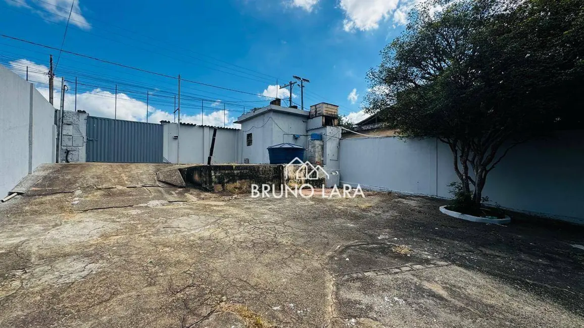 Casa com 5 quartos para alugar, 322m2 em Centro, Igarape - MG - imagem 4 Foto 4 de Casa com 5 quartos para alugar, 322m2 em Centro, Igarape - MG