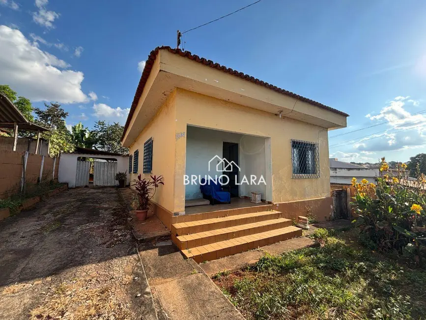 Foto 2 de Casa com 3 quartos à venda, 360m2 em Centro, Igarape - MG