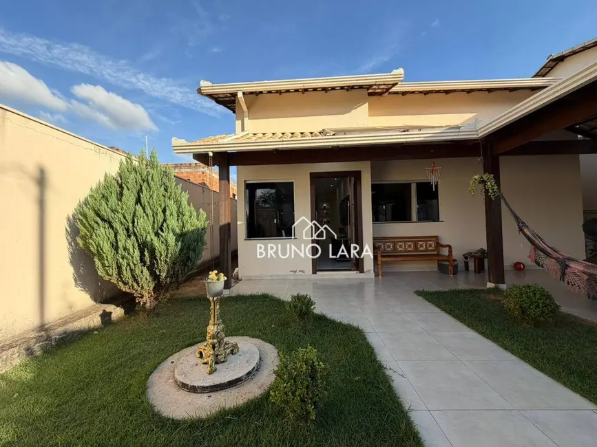 Foto 2 de Casa com 3 quartos à venda, 360m2 em Igarape - MG