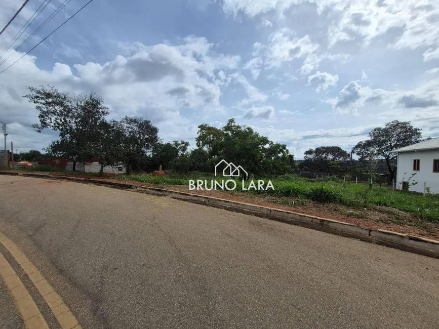 Foto 2 de Terreno / Lote à venda, 1001m2 em Igarape - MG