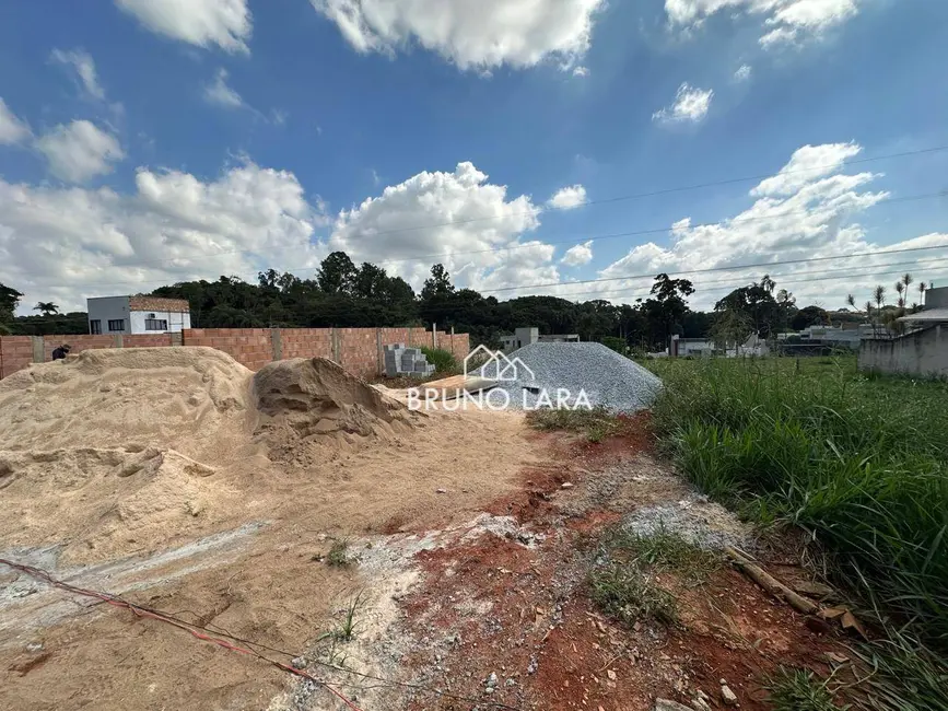 Foto 1 de Terreno / Lote à venda, 360m2 em Igarape - MG