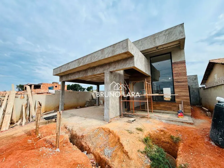 Foto 1 de Casa com 3 quartos à venda, 360m2 em Igarape - MG