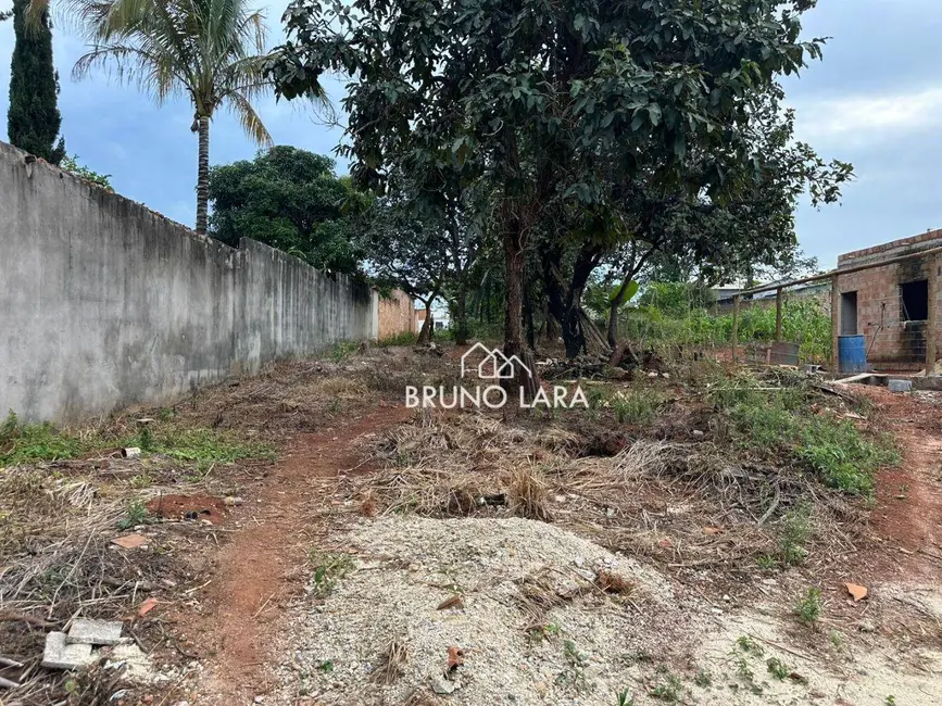 Foto 1 de Terreno / Lote à venda, 360m2 em Igarape - MG