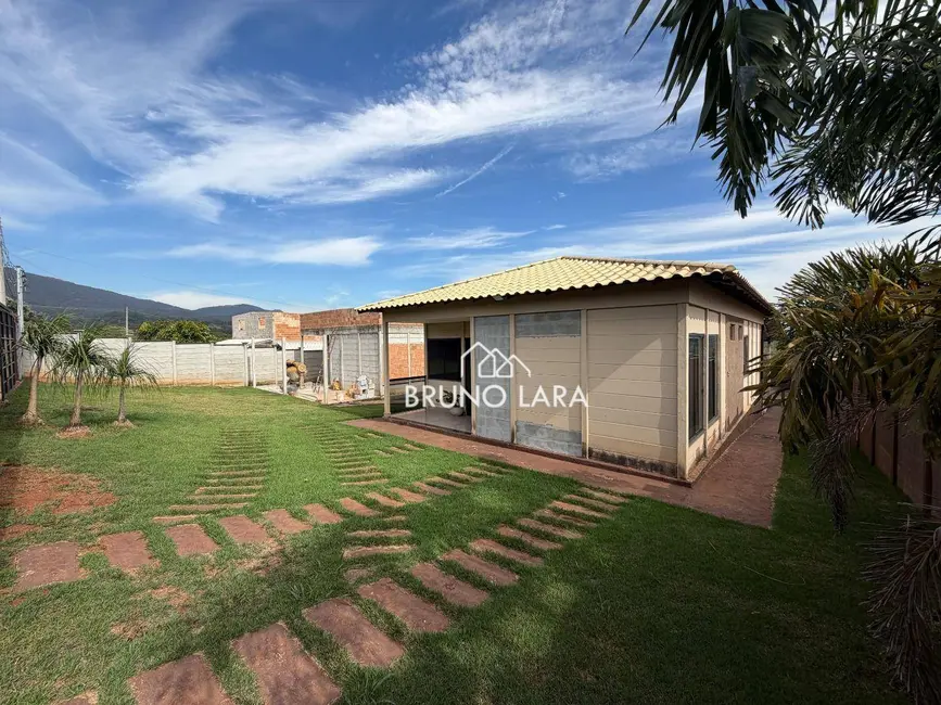 Foto 2 de Casa com 3 quartos para alugar, 360m2 em Igarape - MG