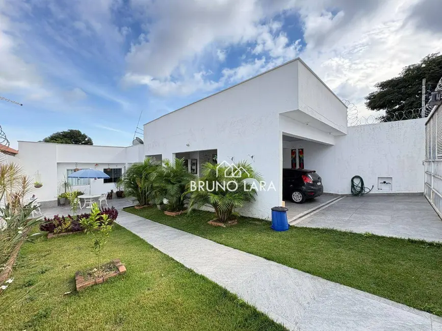 Foto 1 de Casa com 4 quartos à venda, 360m2 em Jardim Brasília, Betim - MG
