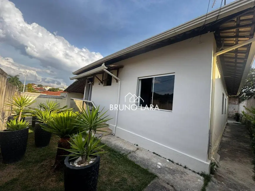 Foto 1 de Casa com 3 quartos para alugar, 440m2 em Bom Retiro, Betim - MG