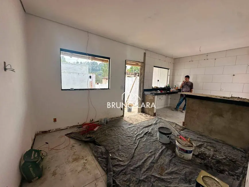 Foto 2 de Casa com 2 quartos à venda, 120m2 em Sao Joaquim De Bicas - MG