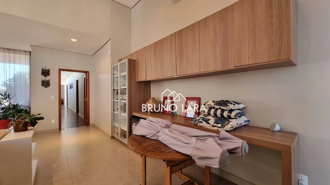 Foto 8 de Casa de Condomínio com 4 quartos para alugar, 2200m2 em Igarape - MG