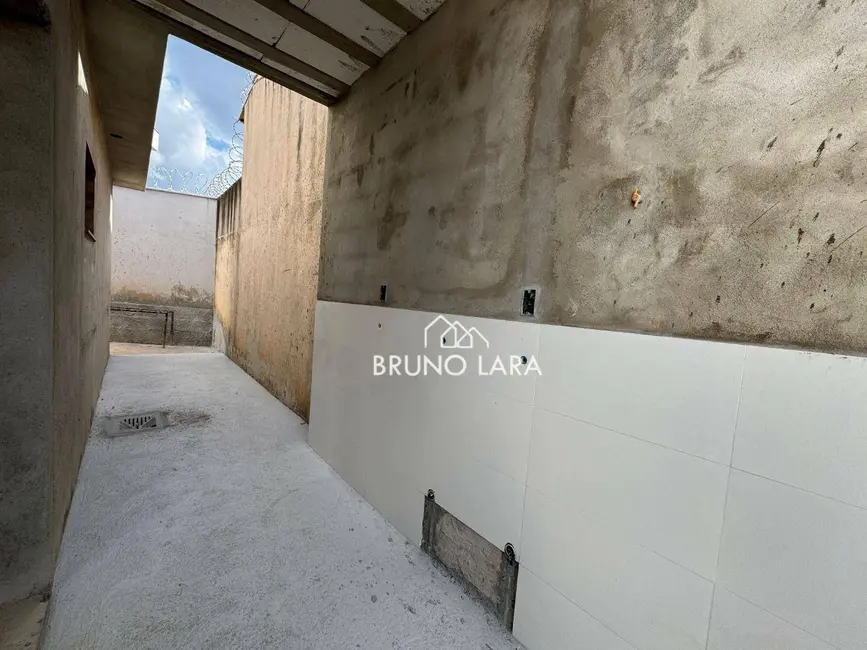 Foto 2 de Casa com 2 quartos à venda, 130m2 em Sao Joaquim De Bicas - MG