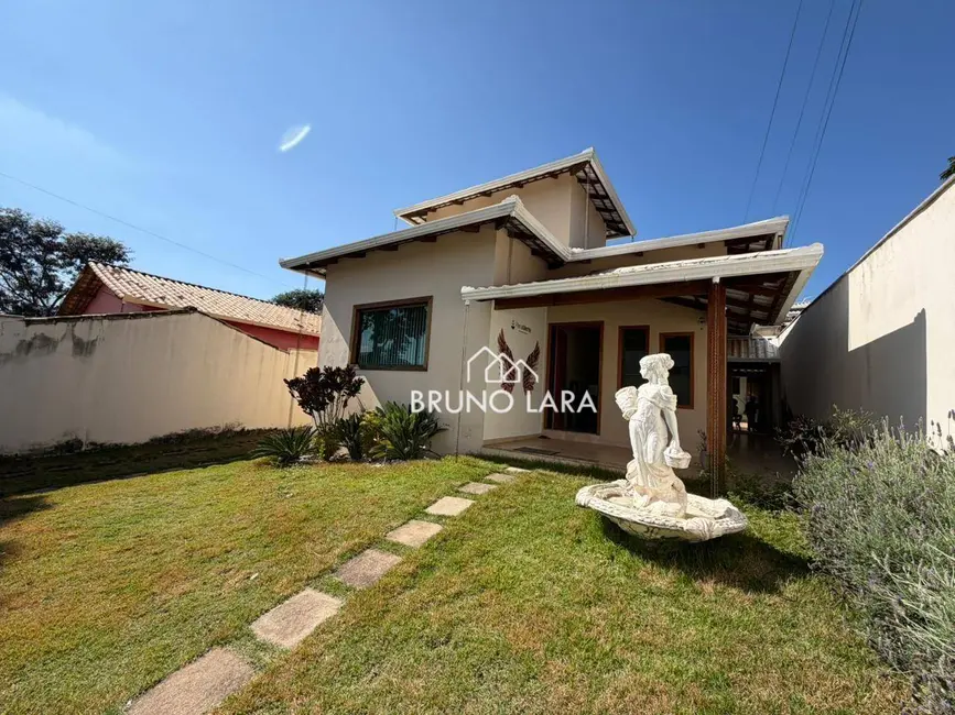 Foto 1 de Casa com 4 quartos à venda, 360m2 em Igarape - MG